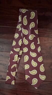$325 NWT Charvet Paris Burgundy Gold Paisley 100% Woven Silk Neck Tie